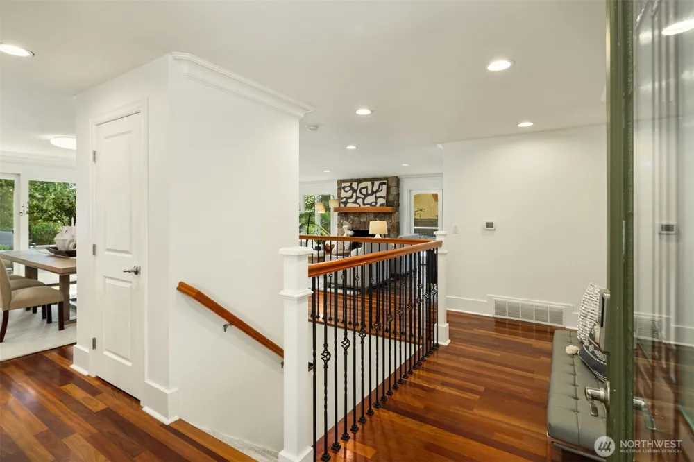 4859 86th Avenue SE Mercer Island, WA 98040