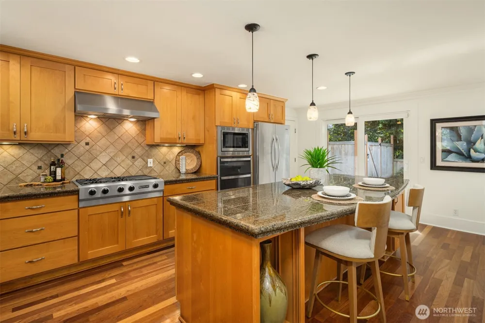 4859 86th Avenue SE Mercer Island, WA 98040