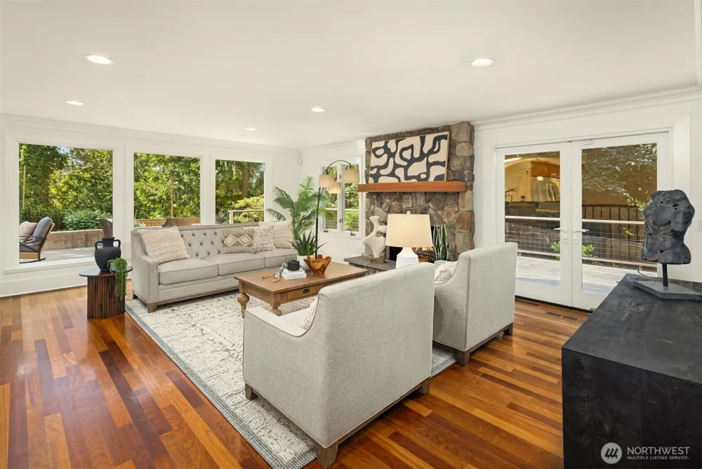 4859 86th Avenue SE Mercer Island, WA 98040