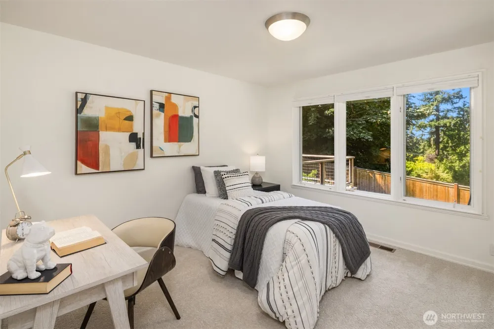 4859 86th Avenue SE Mercer Island, WA 98040