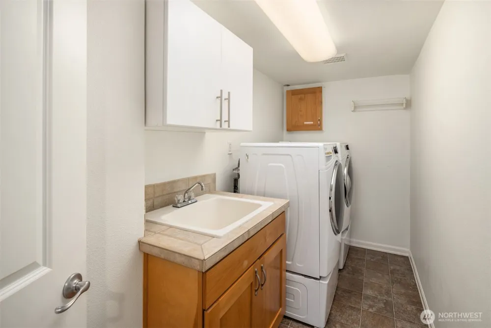 4859 86th Avenue SE Mercer Island, WA 98040