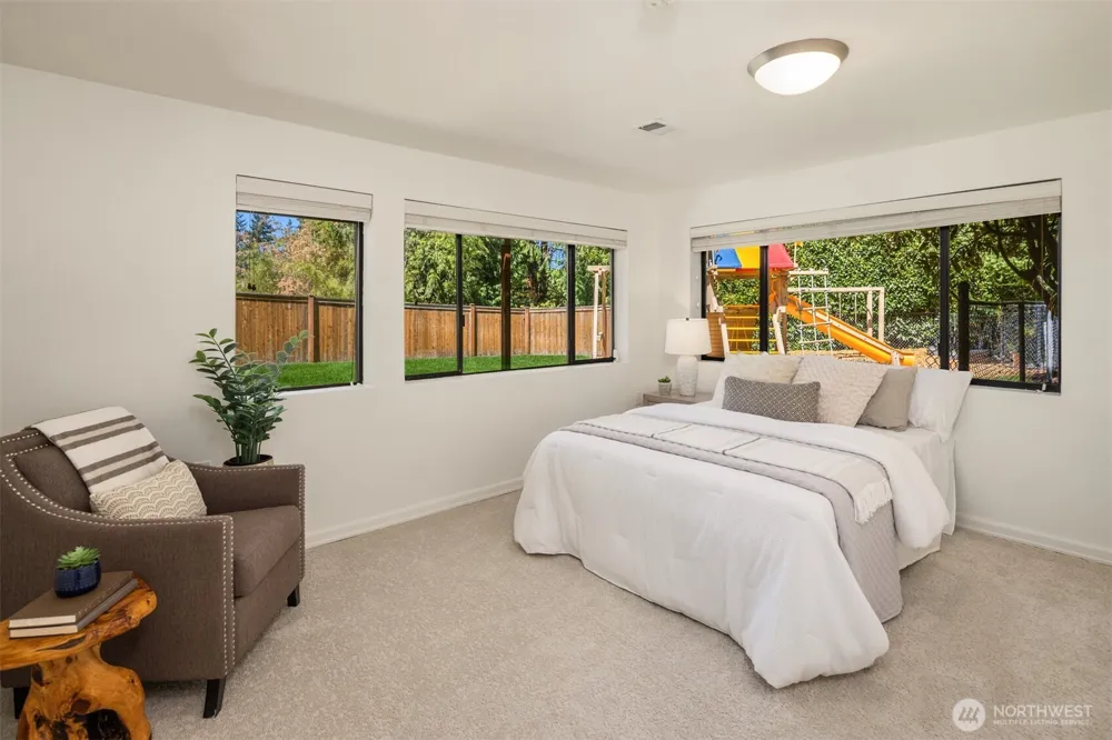 4859 86th Avenue SE Mercer Island, WA 98040