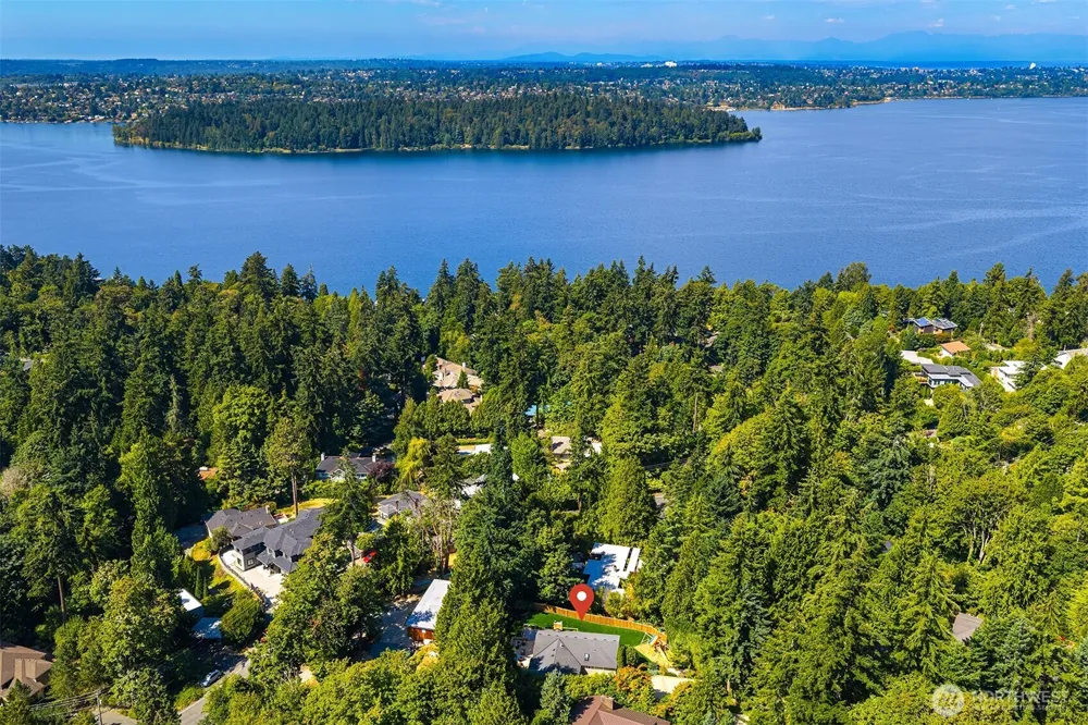 4859 86th Avenue SE Mercer Island, WA 98040