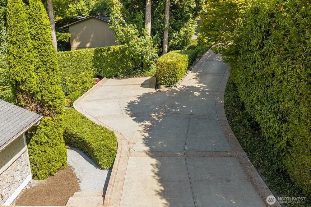 4859 86th Avenue SE Mercer Island, WA 98040