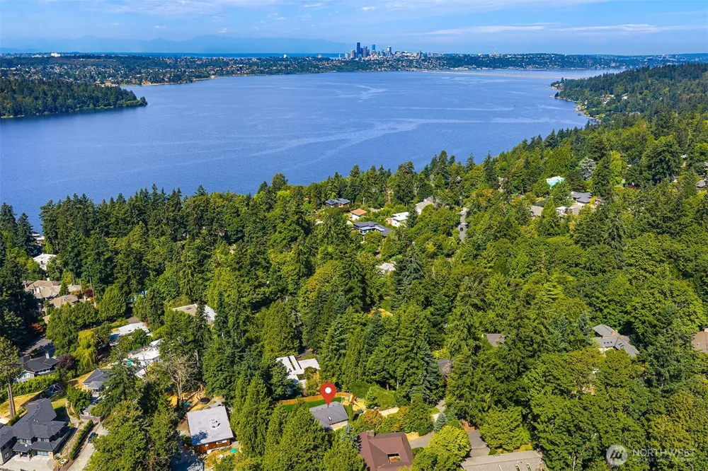 4859 86th Avenue SE Mercer Island, WA 98040