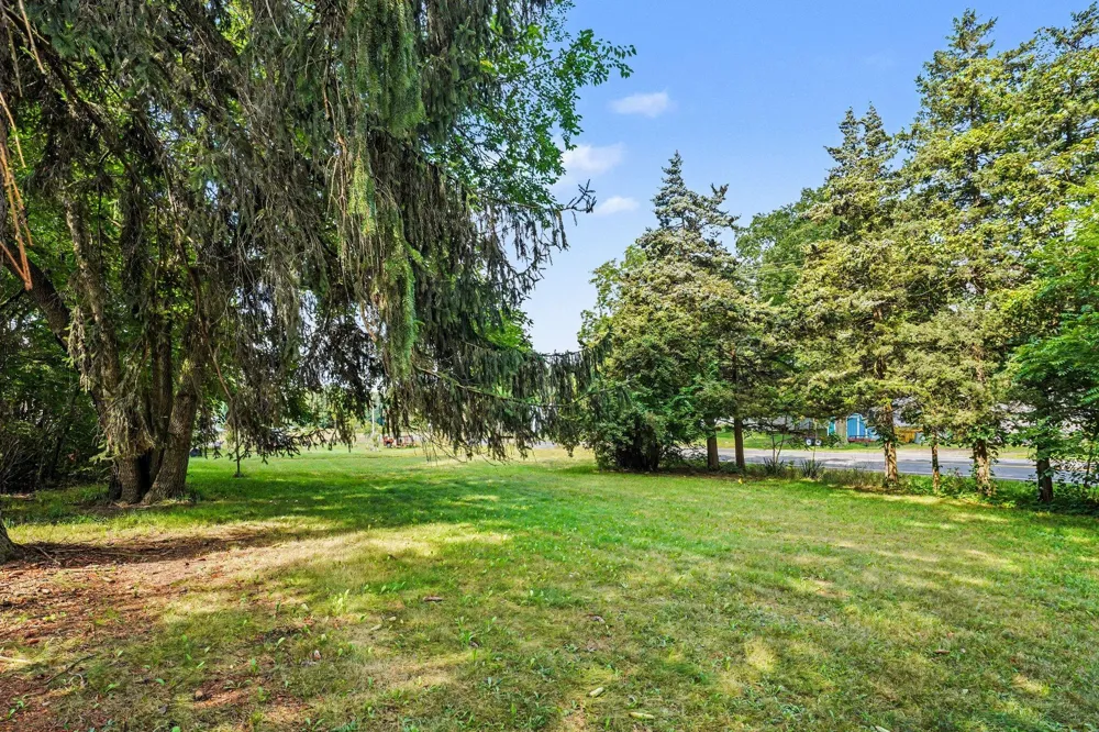 2379 Dumont Lake Road Allegan Township, MI 49010