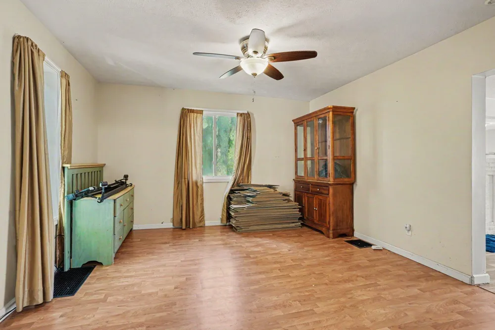 2379 Dumont Lake Road Allegan Township, MI 49010