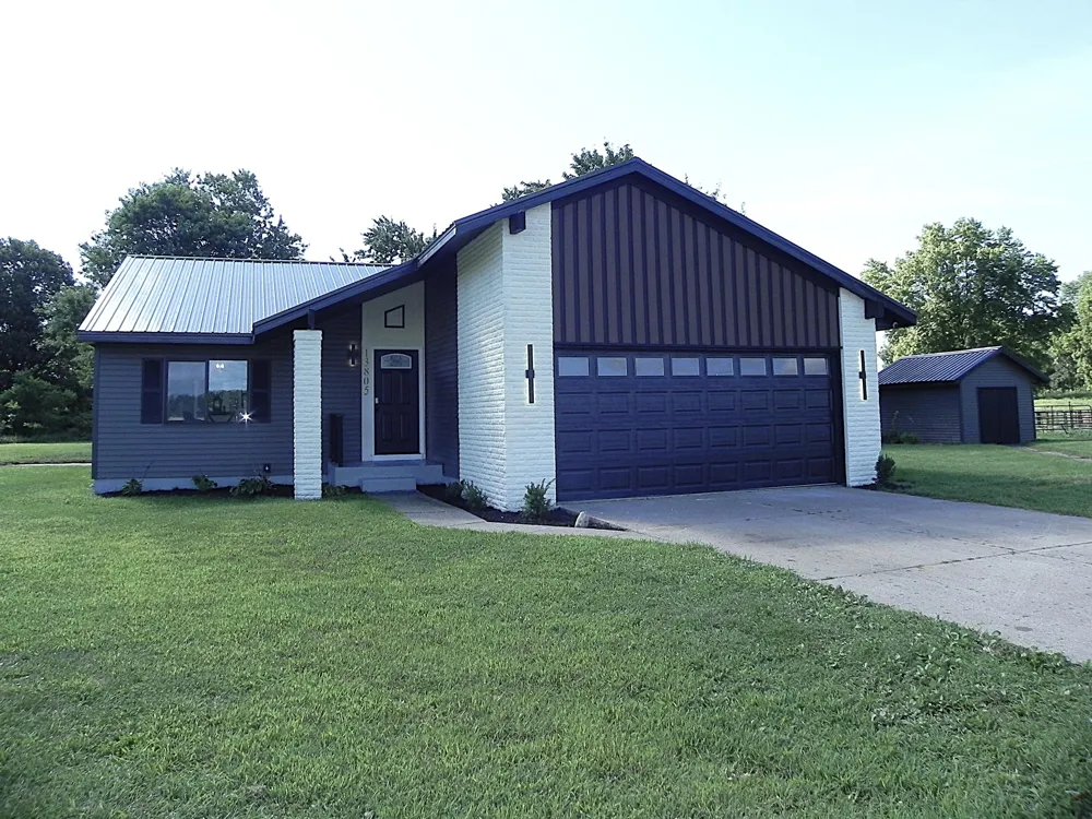 13805 Riverside Drive Constantine Township, MI 49042