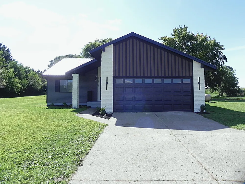 13805 Riverside Drive Constantine Township, MI 49042