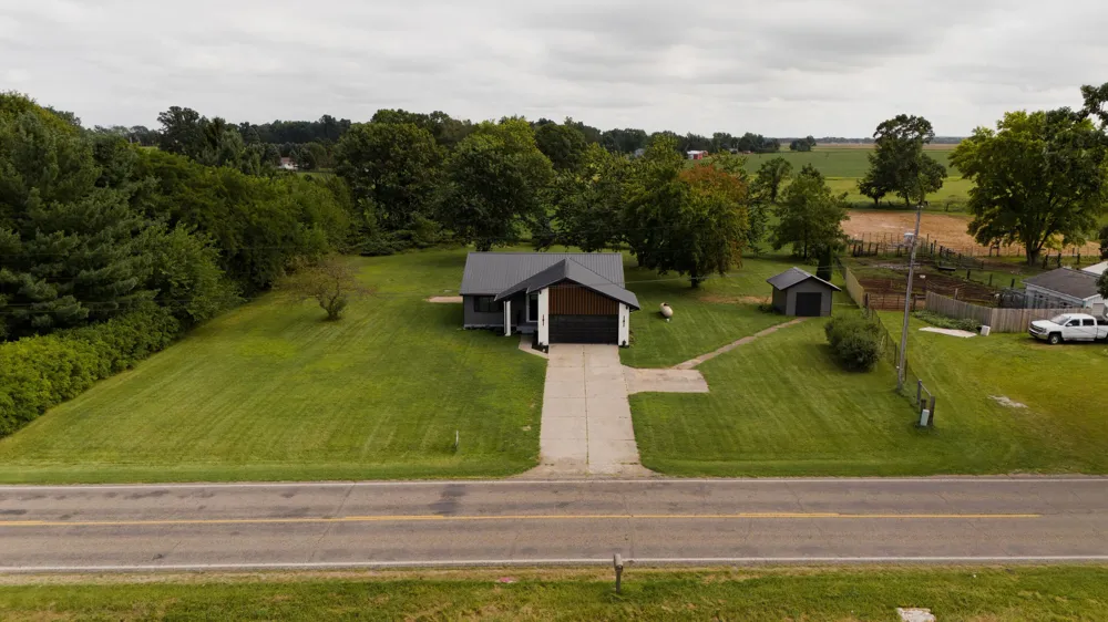 13805 Riverside Drive Constantine Township, MI 49042