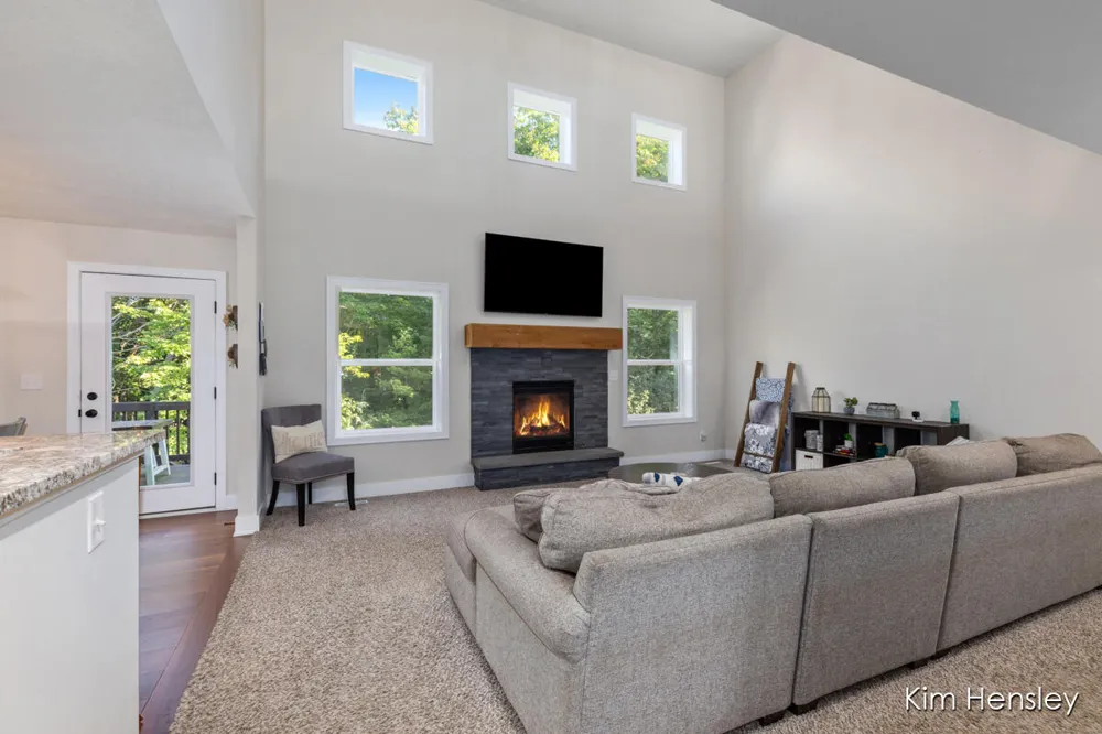 9413 Sunset Ridge Drive NE Algoma Township, MI 49341