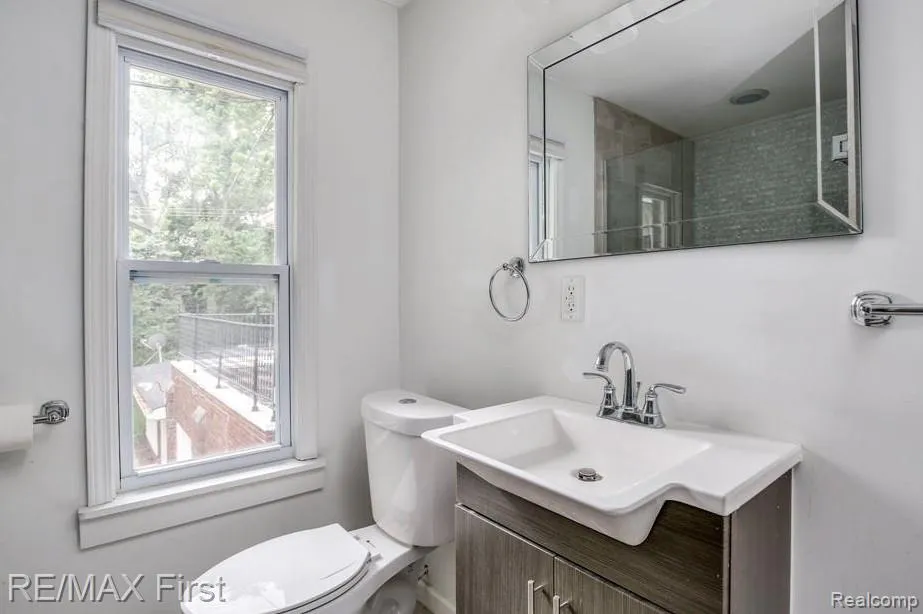 1349 Devonshire Road Grosse Pointe Park City, MI 48230