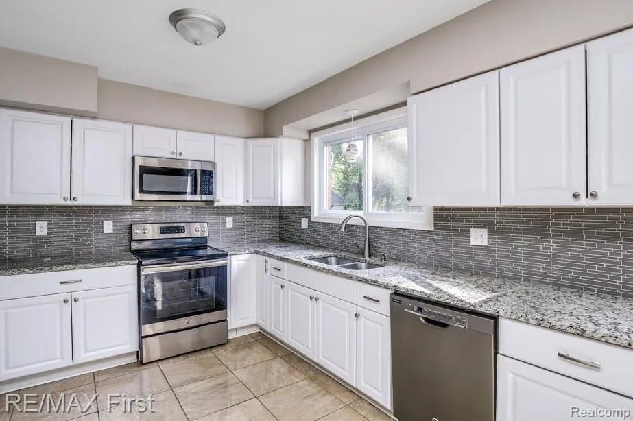 1349 Devonshire Road Grosse Pointe Park City, MI 48230