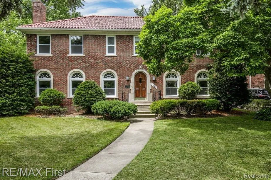 1349 Devonshire Road Grosse Pointe Park City, MI 48230