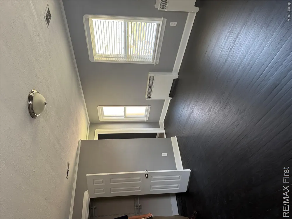 1349 Devonshire Road Grosse Pointe Park City, MI 48230