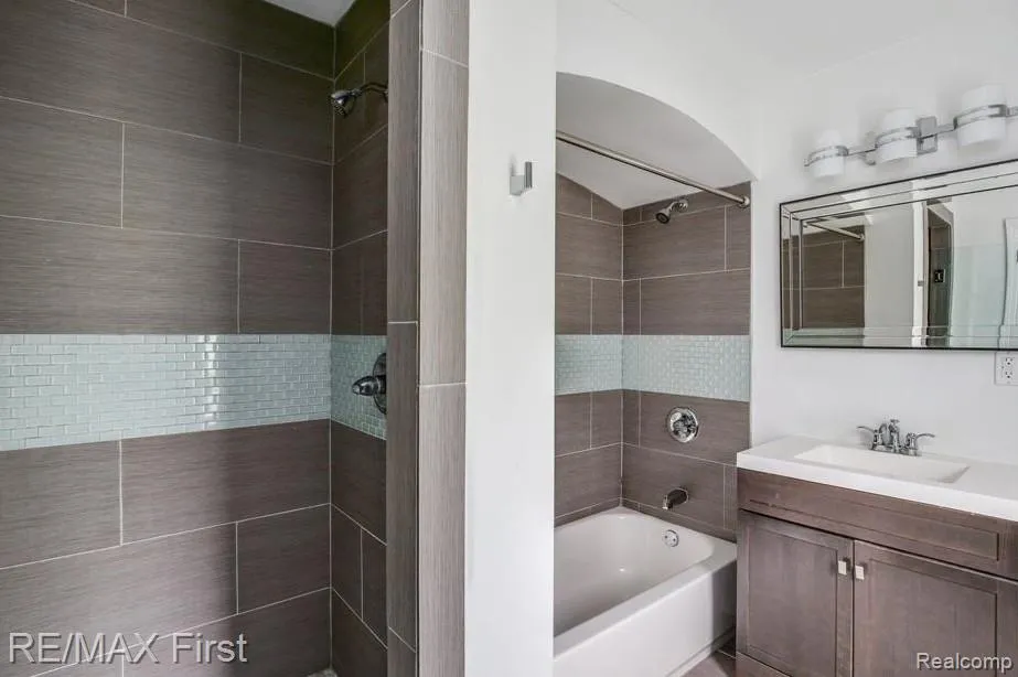 1349 Devonshire Road Grosse Pointe Park City, MI 48230