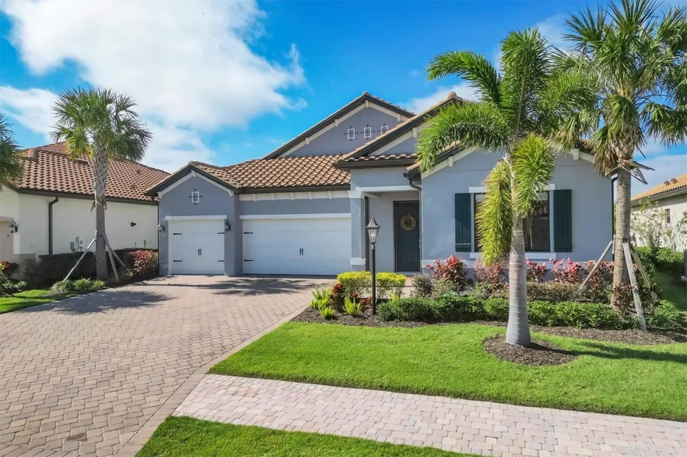 7028 HIGHGATE LANE Bradenton, FL 34202