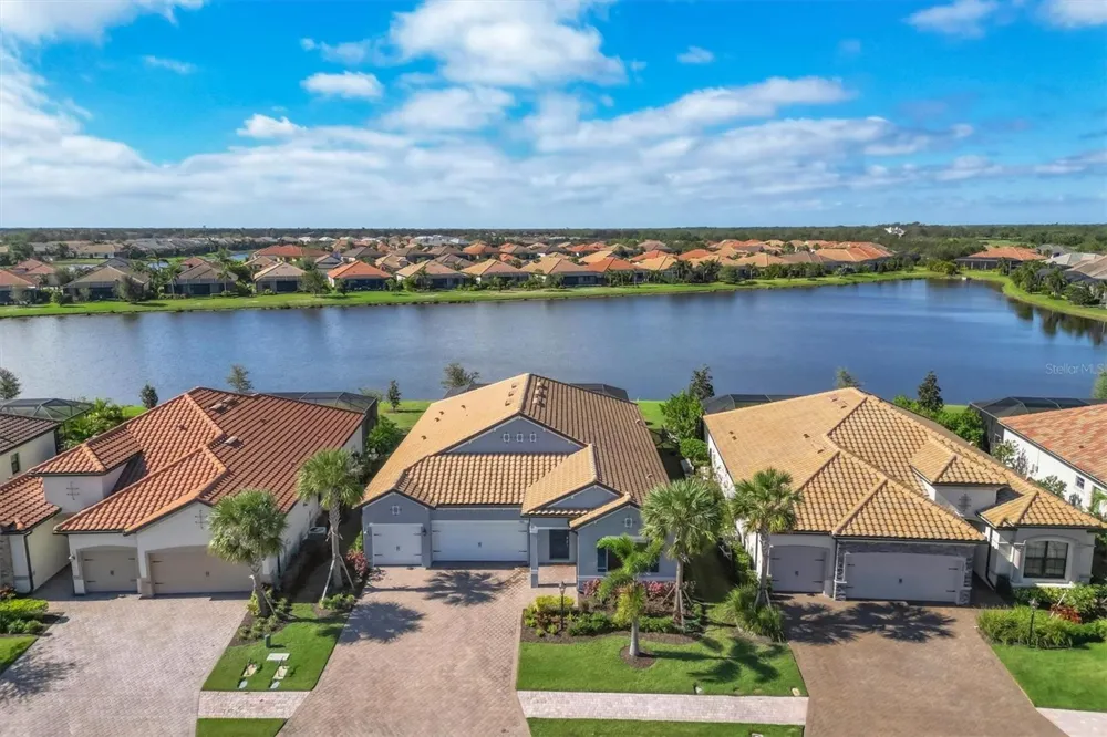 7028 HIGHGATE LANE Bradenton, FL 34202