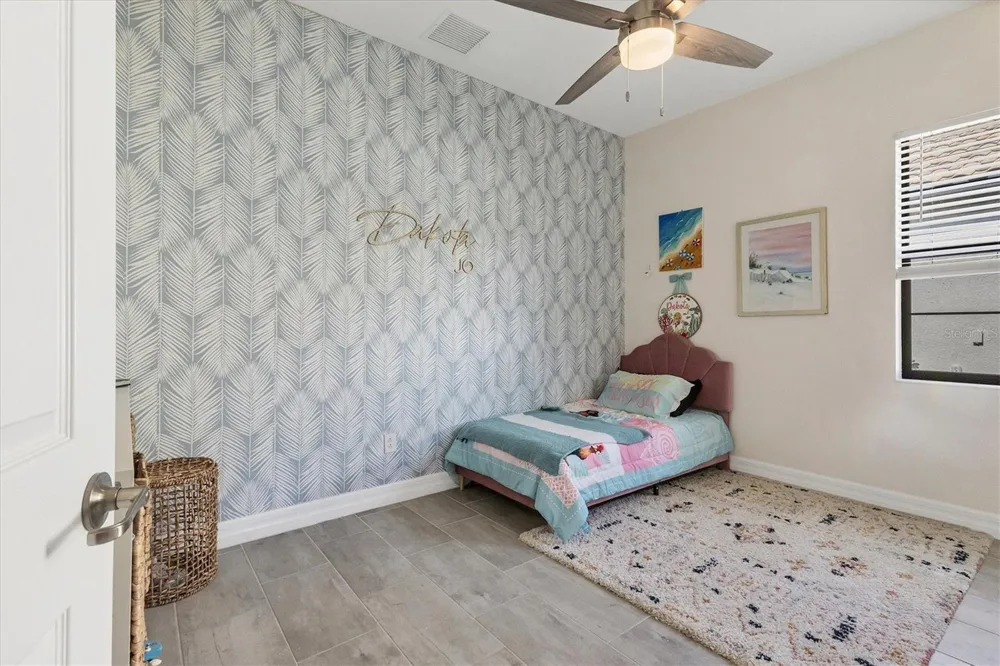 7028 HIGHGATE LANE Bradenton, FL 34202