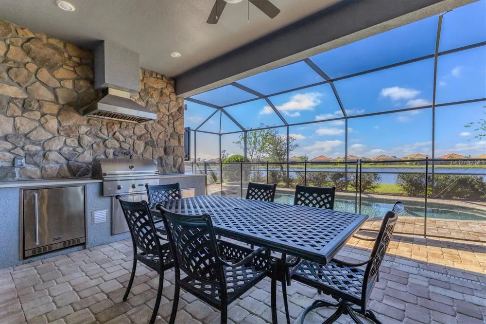 7028 HIGHGATE LANE Bradenton, FL 34202