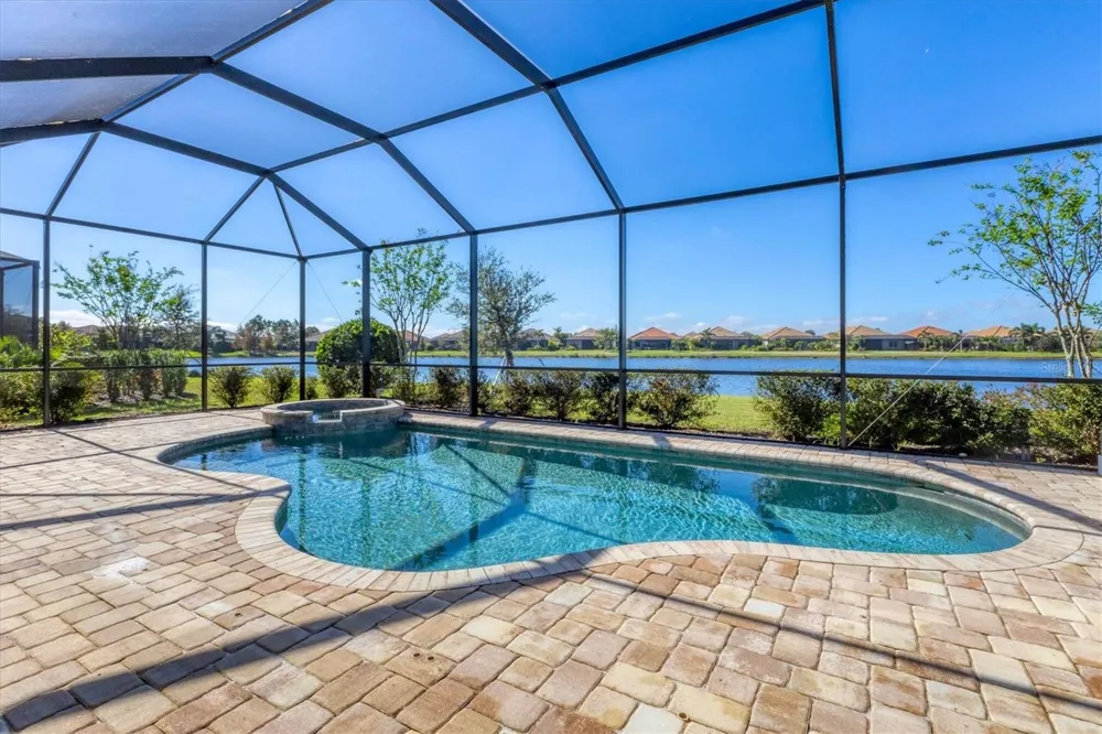7028 HIGHGATE LANE Bradenton, FL 34202