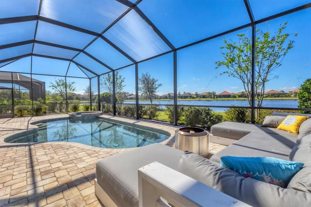 7028 HIGHGATE LANE Bradenton, FL 34202