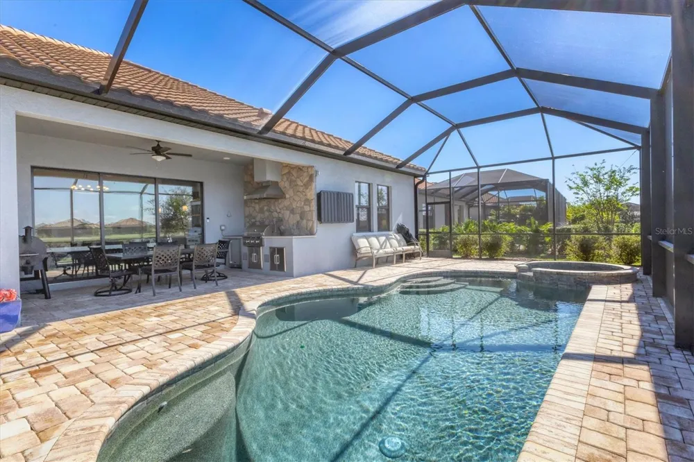 7028 HIGHGATE LANE Bradenton, FL 34202
