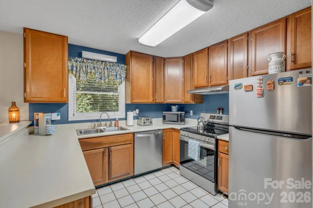 655 Overlook Drive Spruce Pine, NC 28777