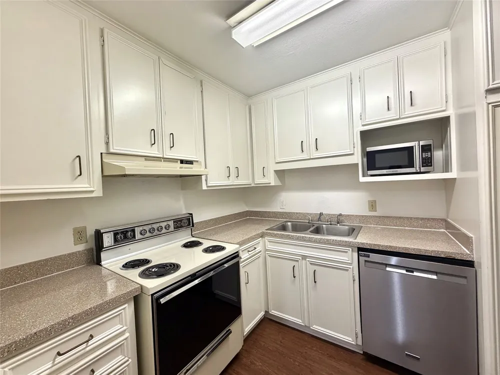 4311 Cole Avenue #111 Dallas, TX 75205