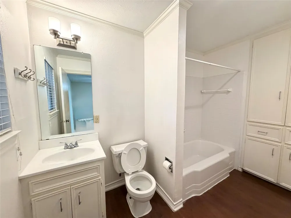 4311 Cole Avenue #111 Dallas, TX 75205