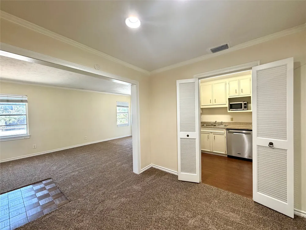 4311 Cole Avenue #111 Dallas, TX 75205