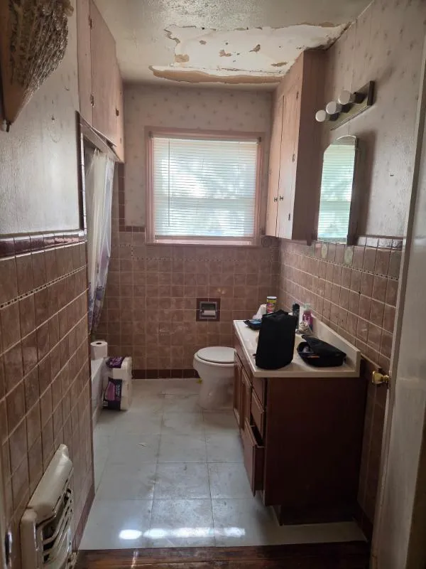 2135 W Wildwood Drive San Antonio, TX 78201