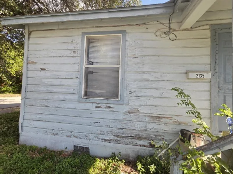 2135 W Wildwood Drive San Antonio, TX 78201
