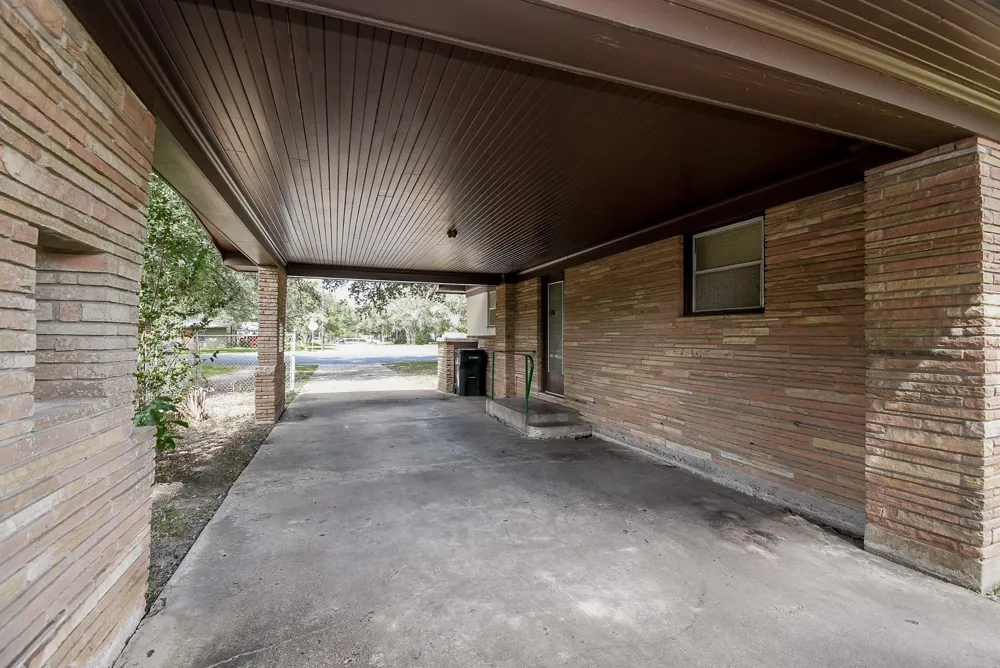 2116 Rosemary Street El Campo, TX 77437