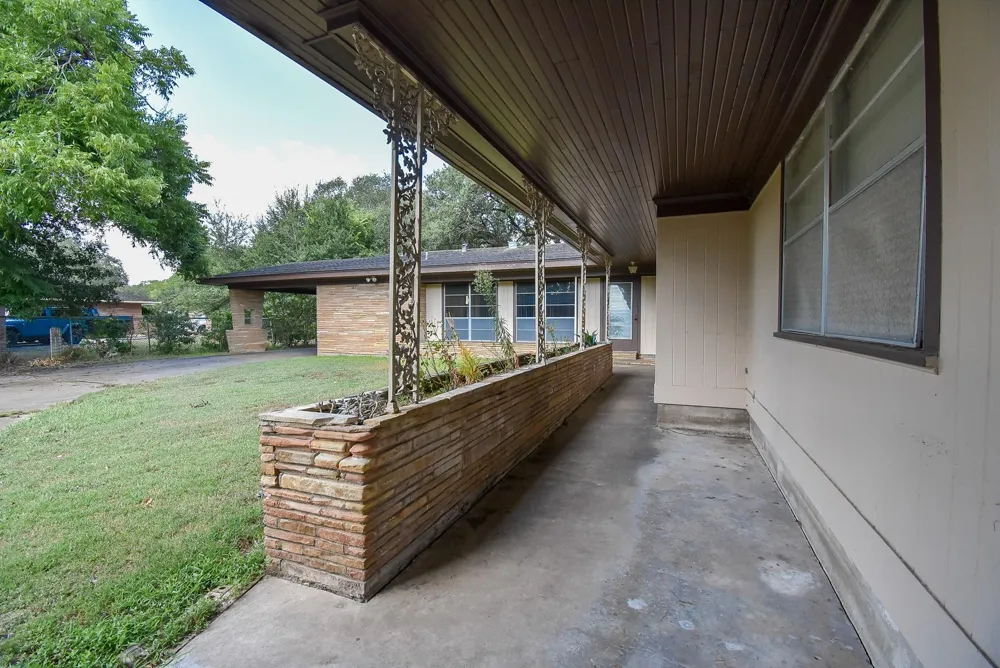 2116 Rosemary Street El Campo, TX 77437