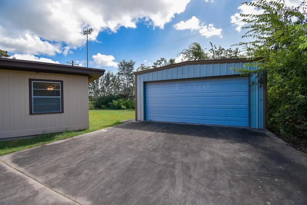2116 Rosemary Street El Campo, TX 77437
