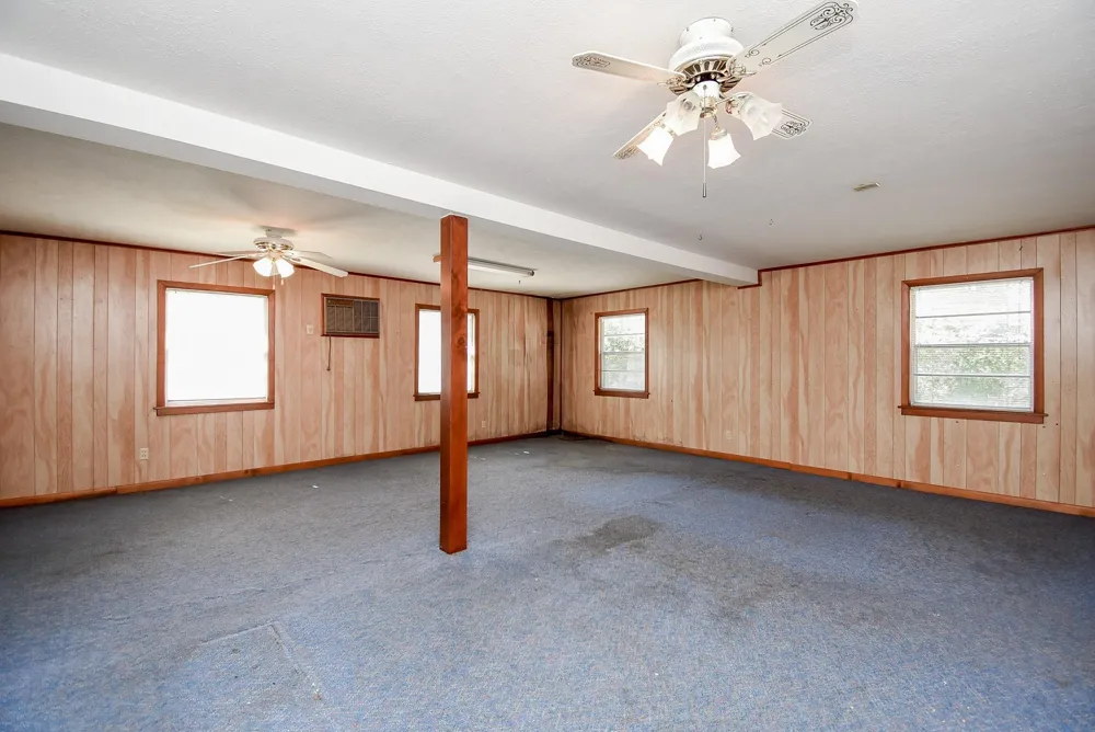2116 Rosemary Street El Campo, TX 77437