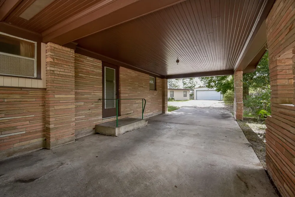 2116 Rosemary Street El Campo, TX 77437