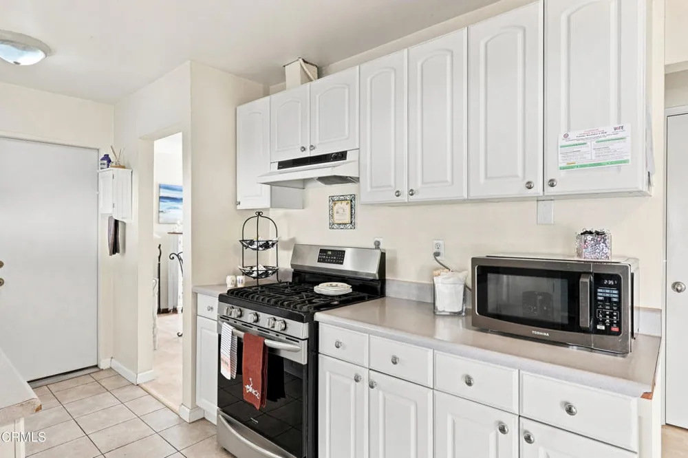 405 Calle Jazmin Thousand Oaks, CA 91360