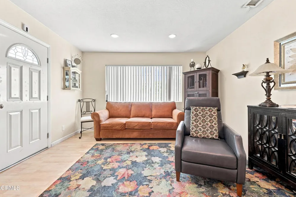 405 Calle Jazmin Thousand Oaks, CA 91360