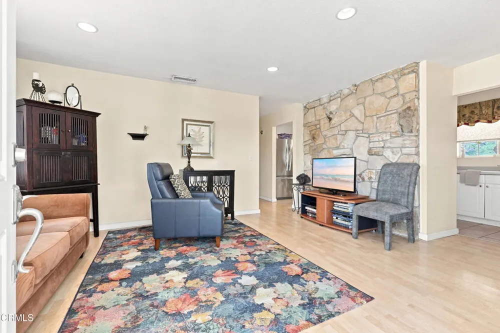 405 Calle Jazmin Thousand Oaks, CA 91360