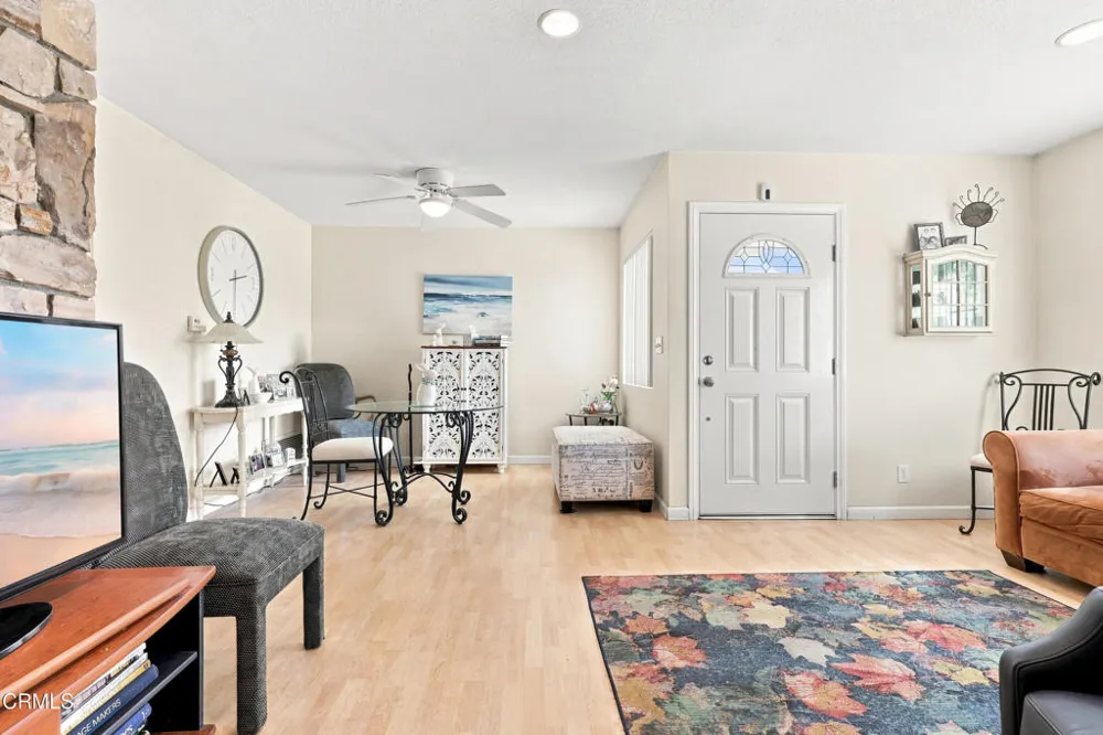 405 Calle Jazmin Thousand Oaks, CA 91360