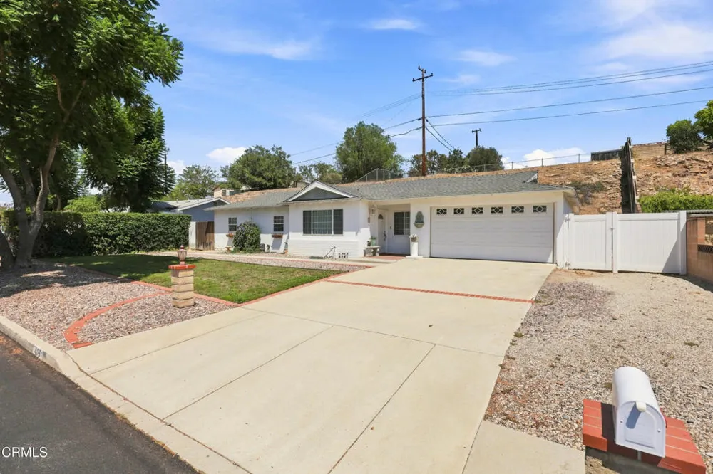 405 Calle Jazmin Thousand Oaks, CA 91360