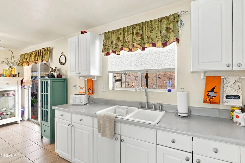 405 Calle Jazmin Thousand Oaks, CA 91360