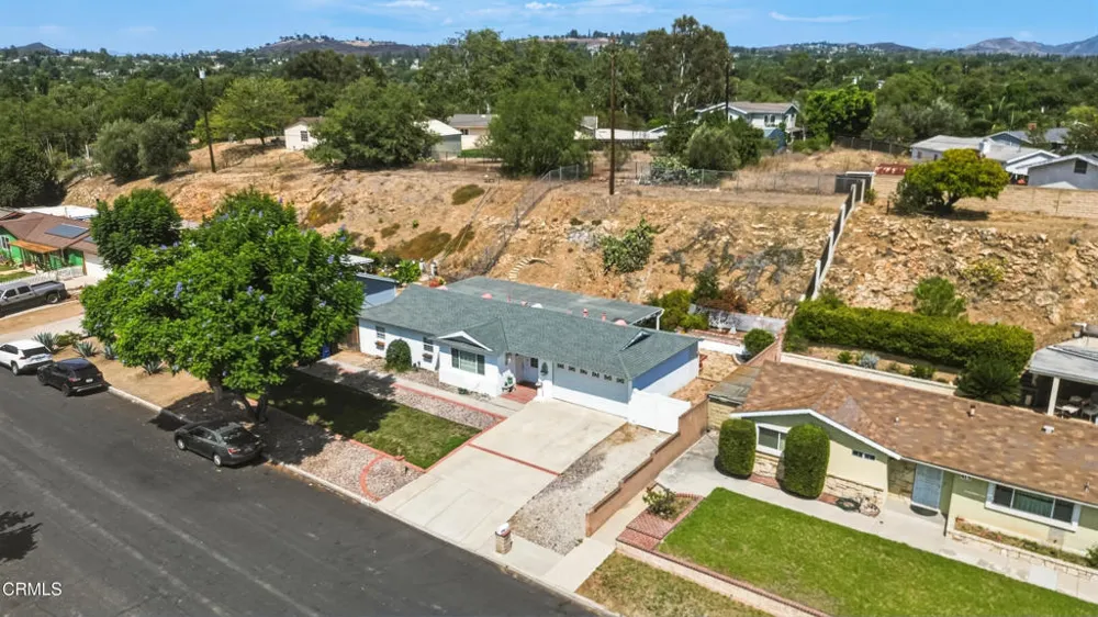 405 Calle Jazmin Thousand Oaks, CA 91360
