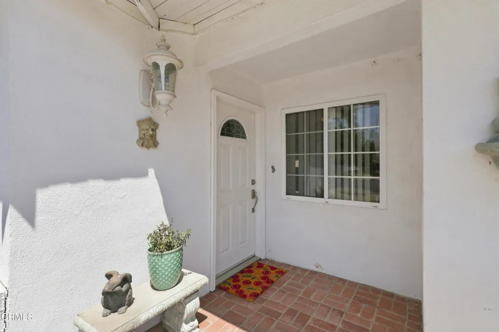 405 Calle Jazmin Thousand Oaks, CA 91360