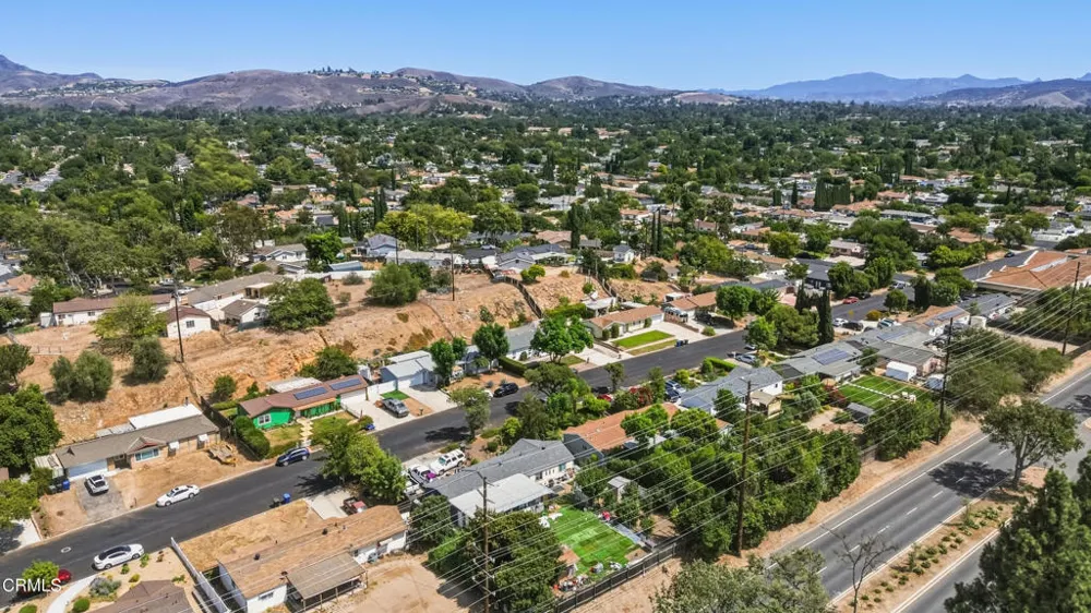 405 Calle Jazmin Thousand Oaks, CA 91360