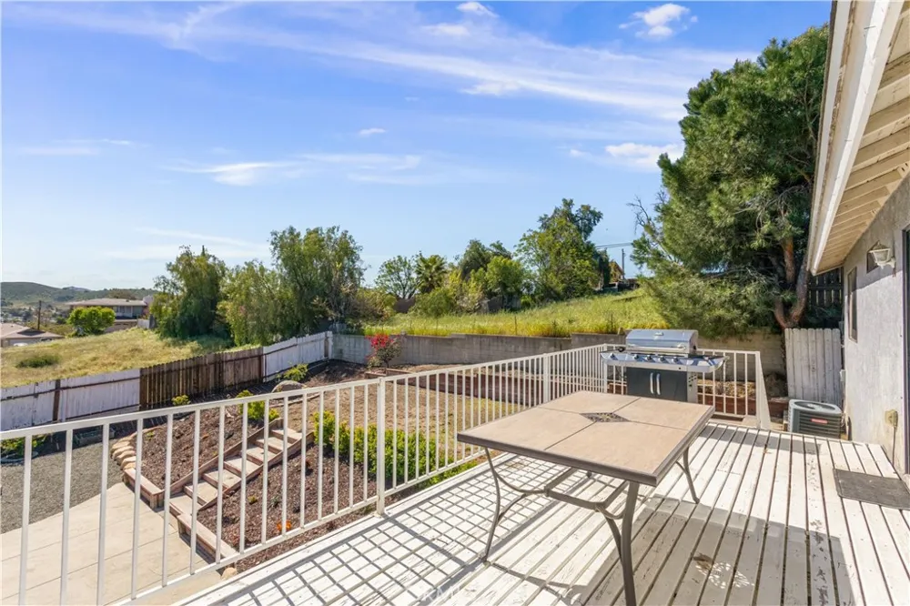 312 Lewis Lake Elsinore, CA 92530