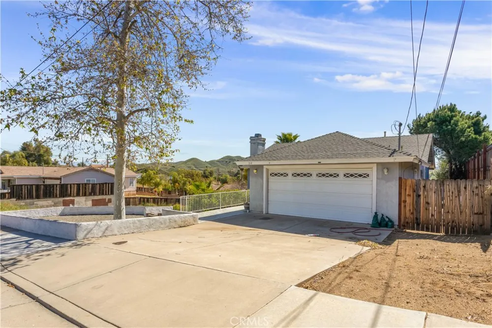 312 Lewis Lake Elsinore, CA 92530