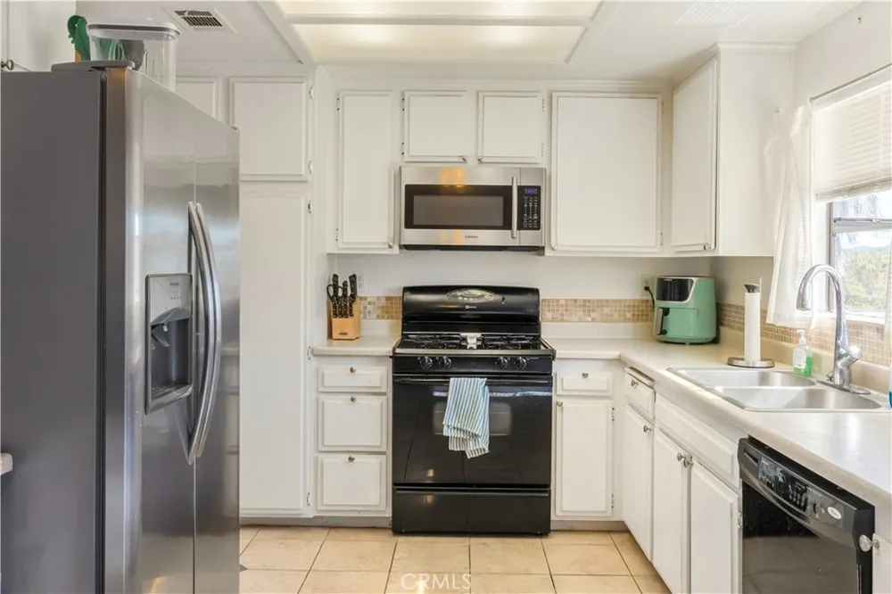 312 Lewis Lake Elsinore, CA 92530